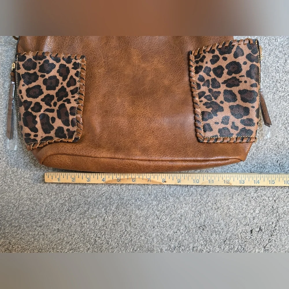 Faux Leather Animal Print Roomy Trendy Stylish Great Condition Shoulder Bag - Picture 4 of 10